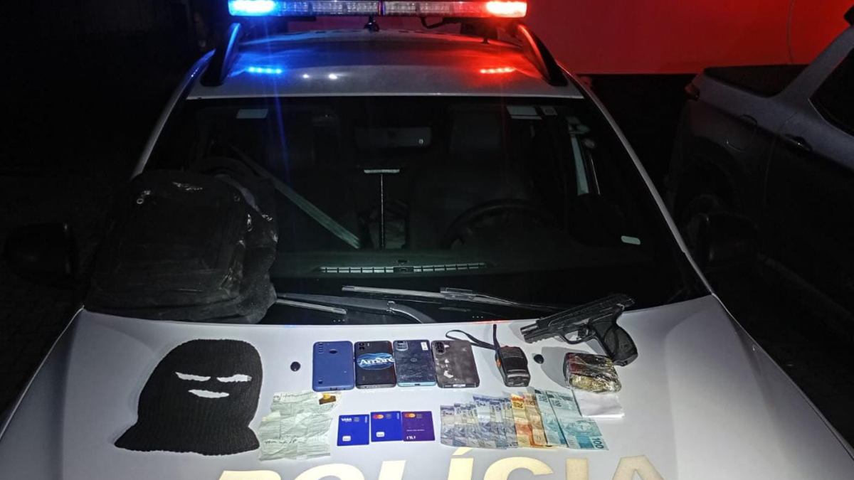 Roubo com vítimas amarradas, extorsão e fuga termina com homem preso