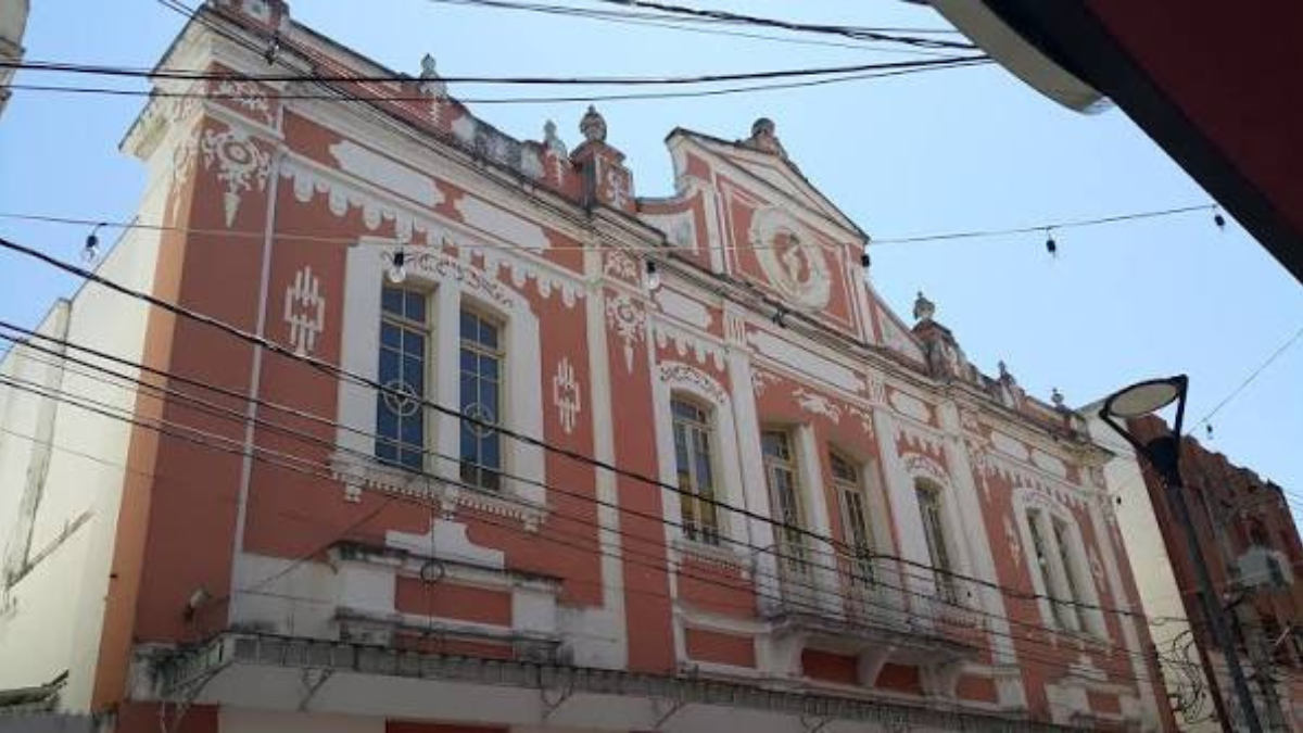 Prefeitura de Taubaté estuda concessão do Teatro Metrópole; entenda