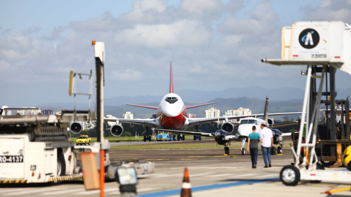 Aeroporto de São José registra alta de 20% no número de passageiros