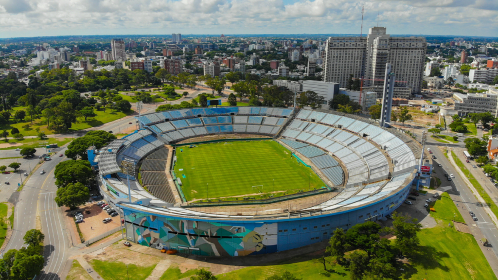 Estádio Centenario, no Uruguai, recebe Palmeiras x Estudiantes