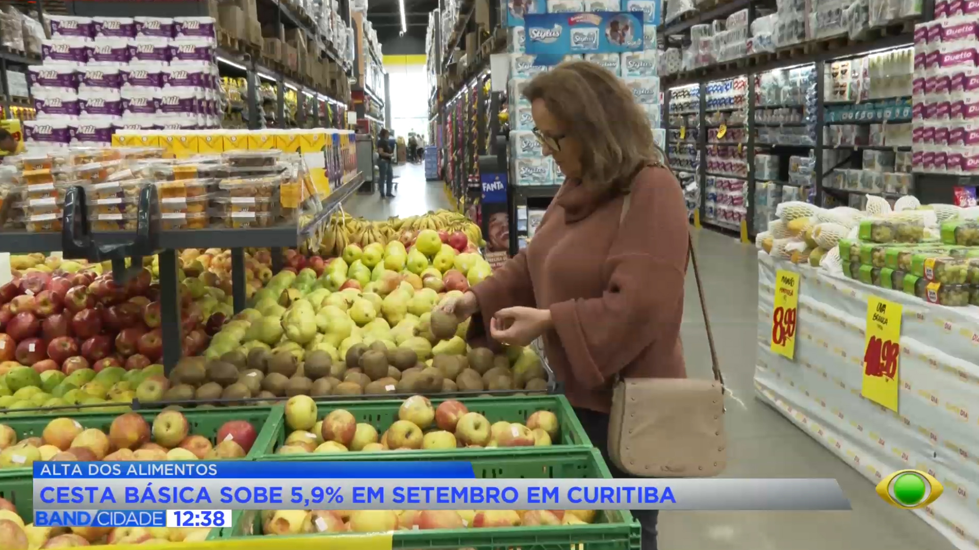 Cesta básica em Curitiba sobe 5,39% e consome 56% do mínimo