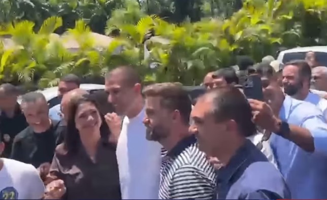 Antes de almoço com Ruas e Flávio, Wladimir nega convite para secretaria no RJ