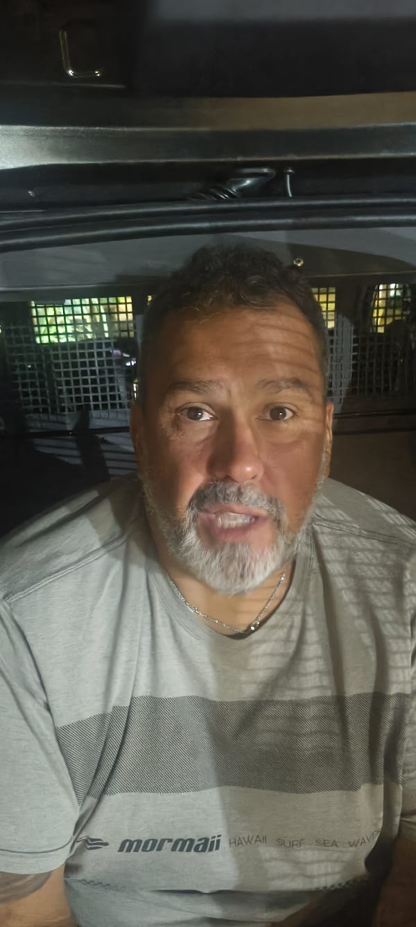 Homem é preso após agredir e tentar esfaquear esposa e filha