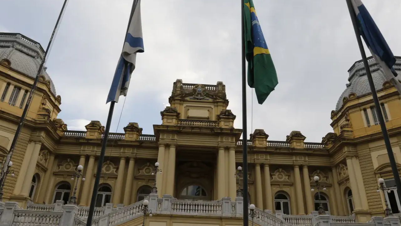 Detalhes da transição entre os dois governos são publicados no Diário Oficial