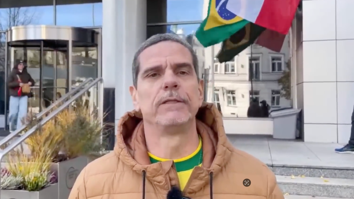 Ex-BBB foragido do 8/1 é acusado de intimidar eleitores de Lula na Polônia