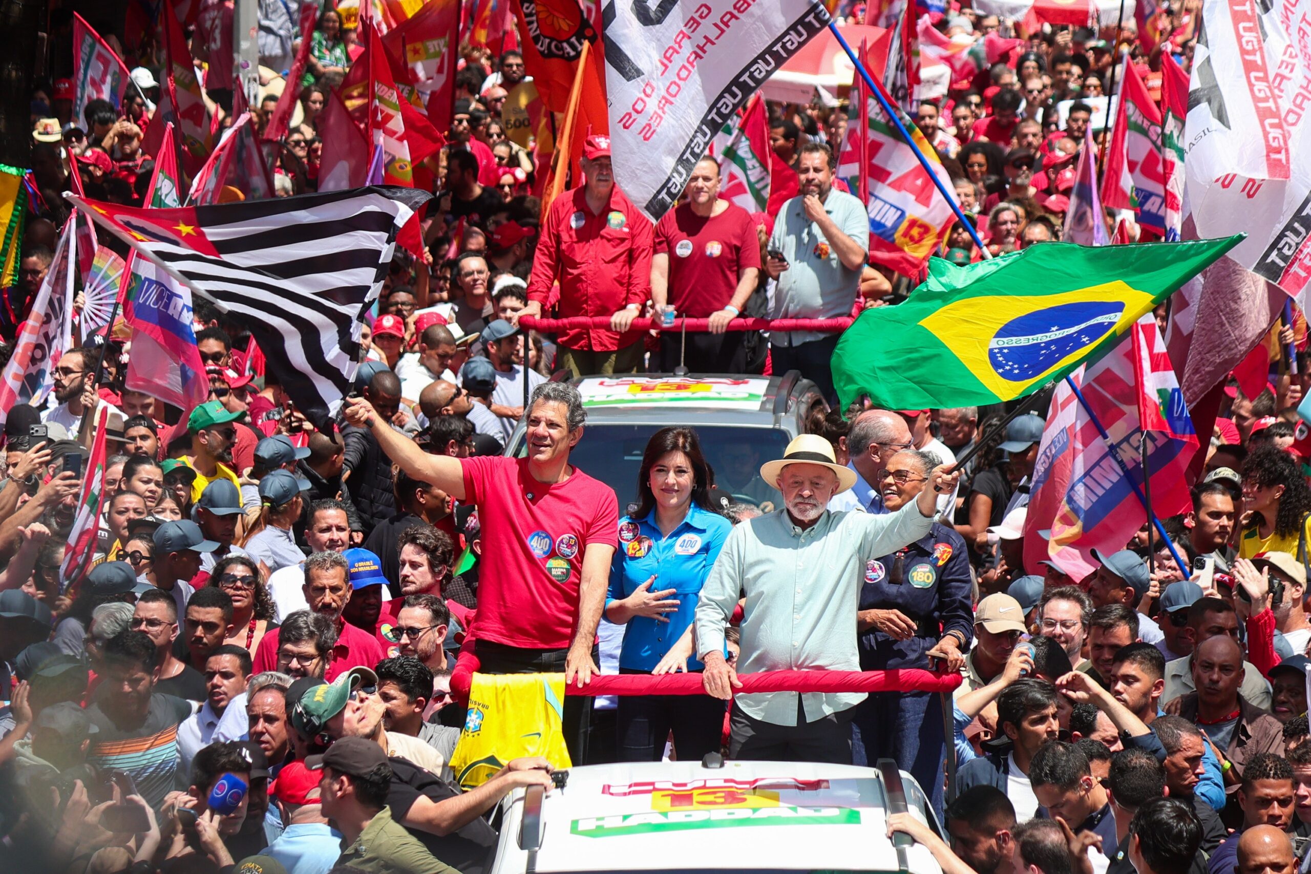 Ato de Lula na Paulista tem confusão com PM; PT acusa "ameaça de prisão"