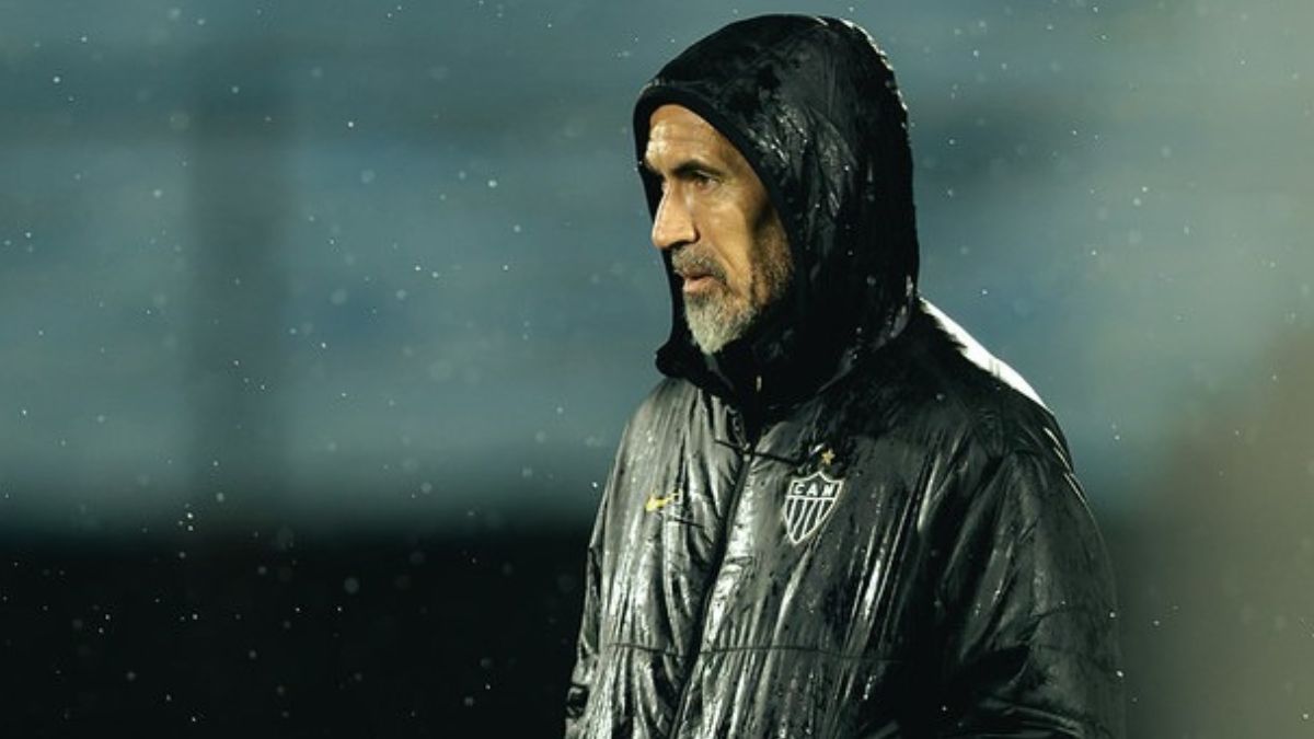 Técnico do Galo admite partida “abaixo”, mas exalta rival após ida à final
