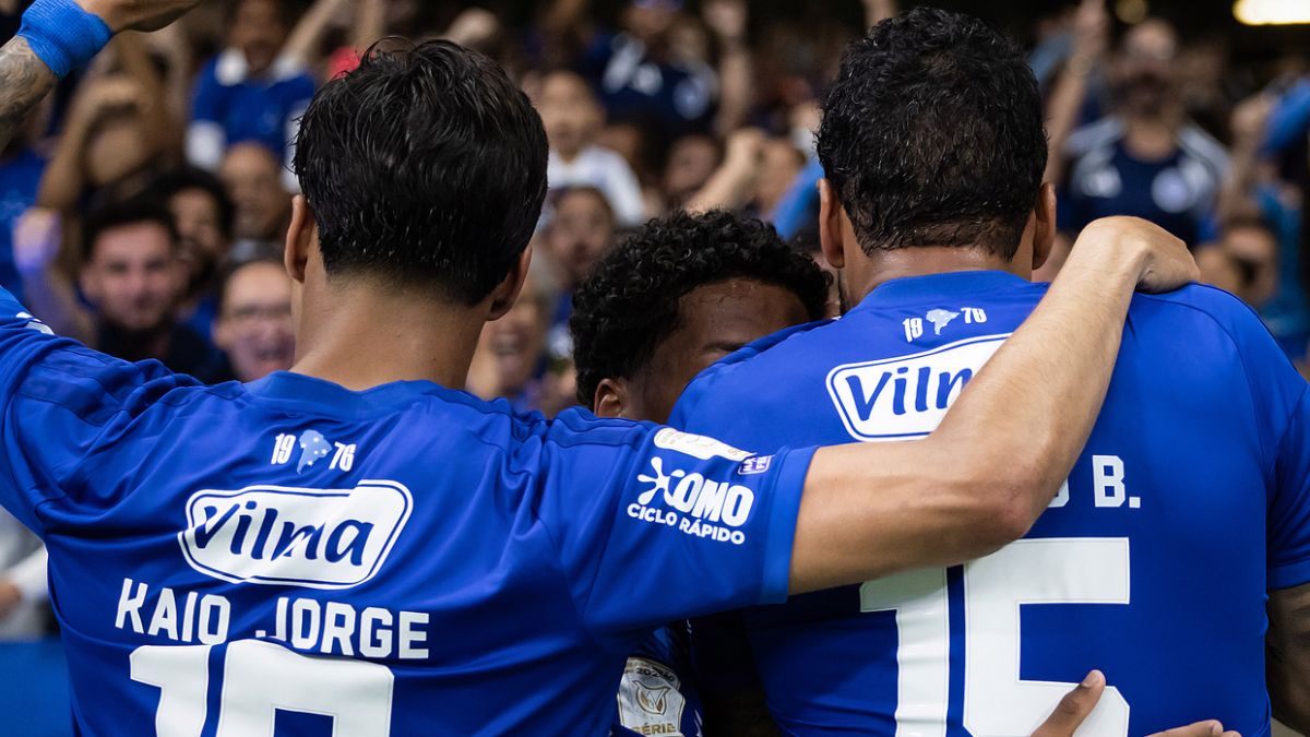 Cruzeiro bate o Remo e sobe para terceiro lugar do Brasileirão