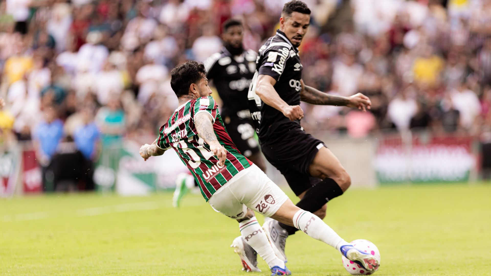 Coutinho e Gabigol marcam, e Santos vira sobre o Fluminense no Maracanã
