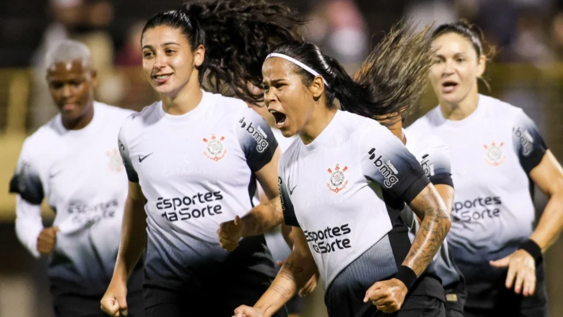 Corinthians e Cruzeiro conhecem rivais na semi da Libertadores Feminina