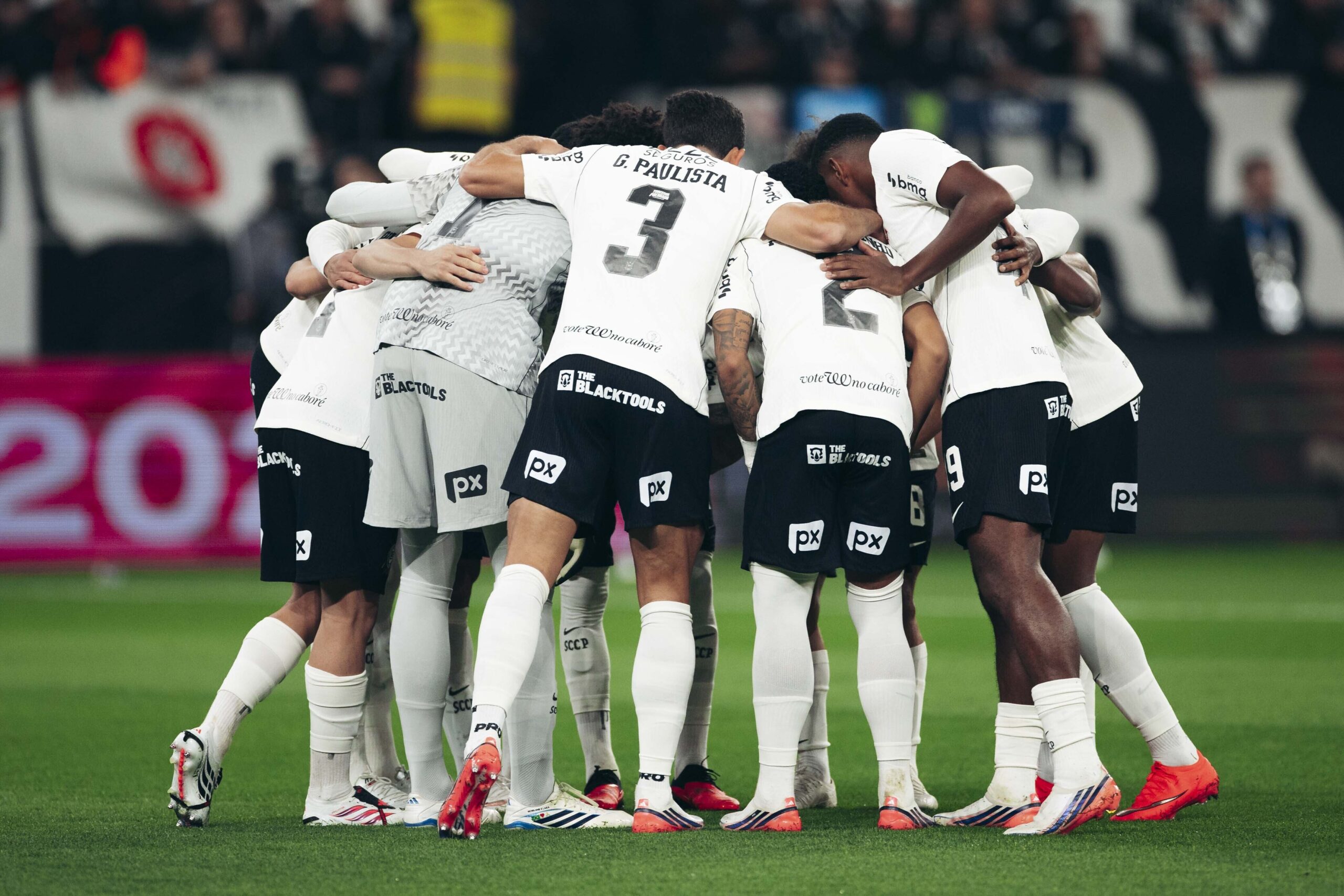 Neto faz alerta ao Corinthians contra o Z-4: "Se entrar, não sai mais"