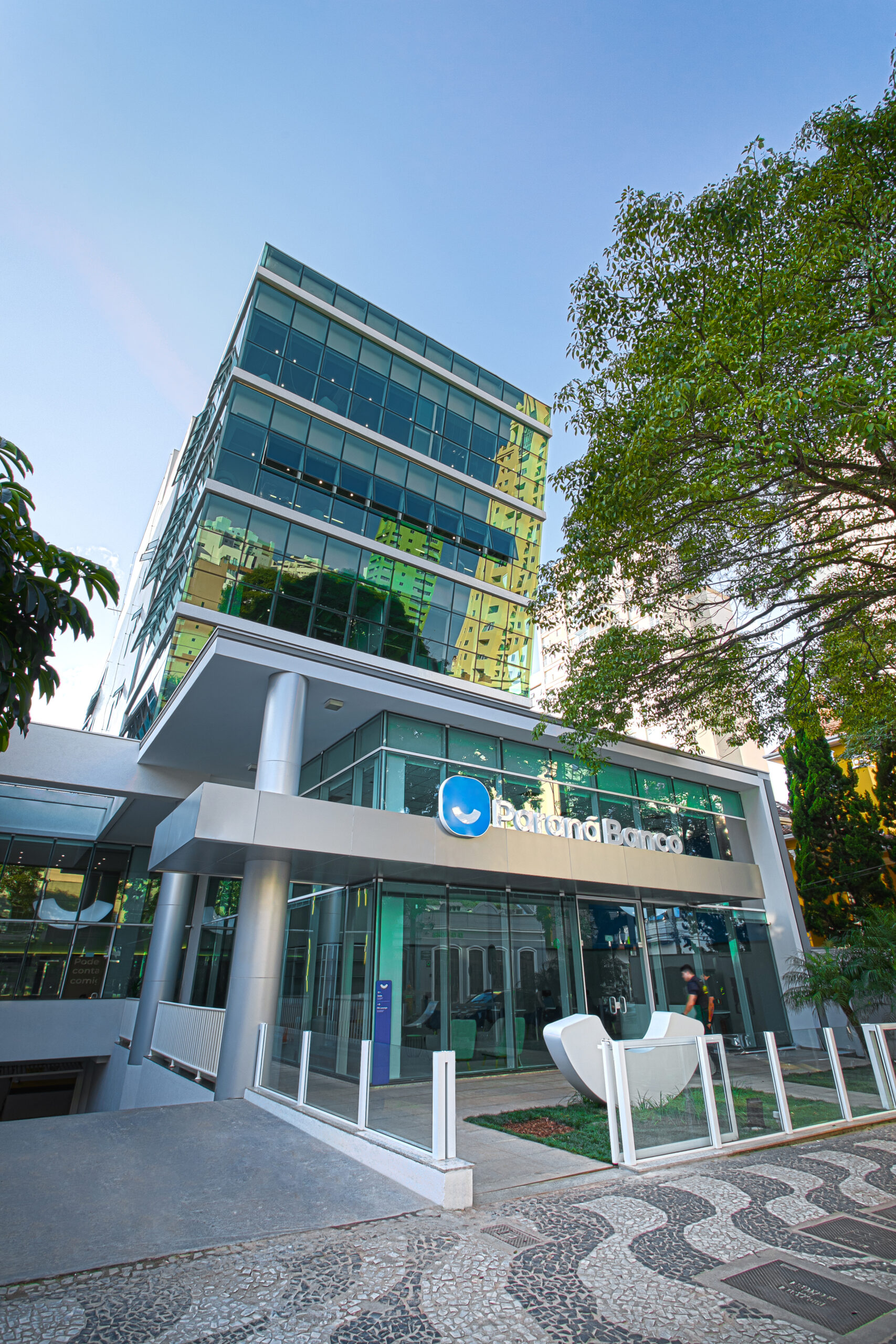 Paraná Banco unifica sua presença digital sob a marca institucional​