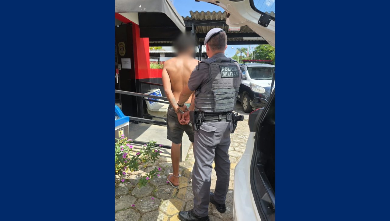 Homem é preso por e violar medida e pular muro de familiares em Bragança