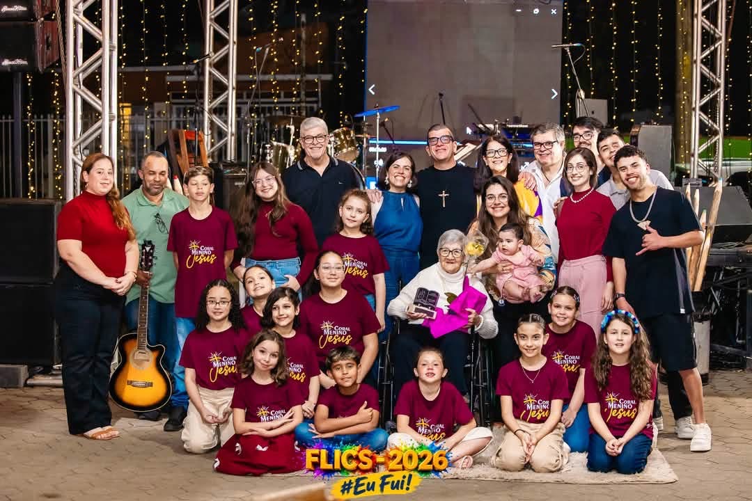 Silveiras: Dona Maria, de 92 anos, é homenageada pelo Coral do Menino Jesus