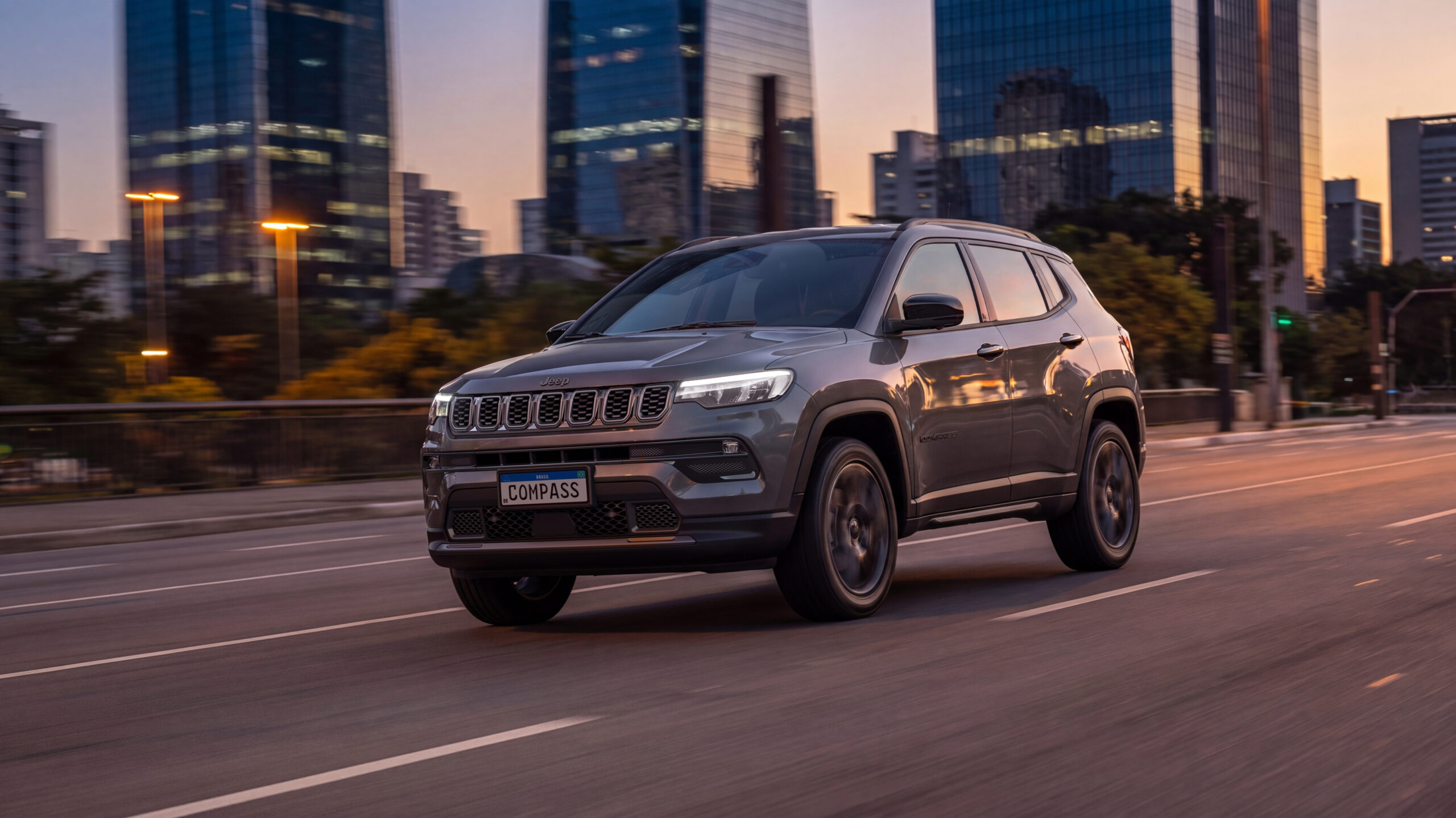 Jeep Compass 2027 ganha sistema híbrido leve; veja preços e versões