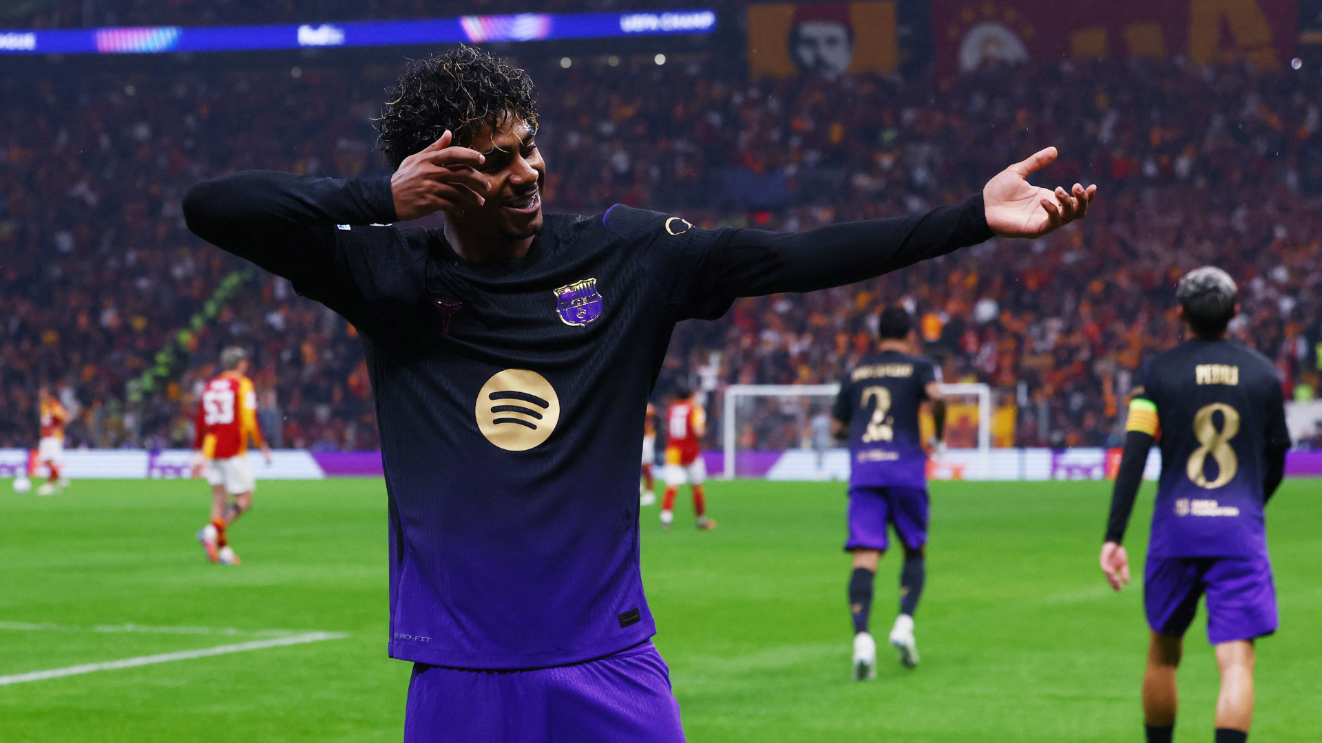 Barcelona goleia e Bayern tropeça na Champions League; veja resultados