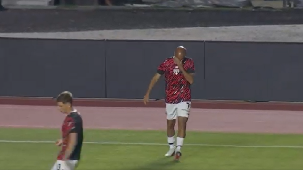Lucas Moura se emociona no aquecimento do São Paulo