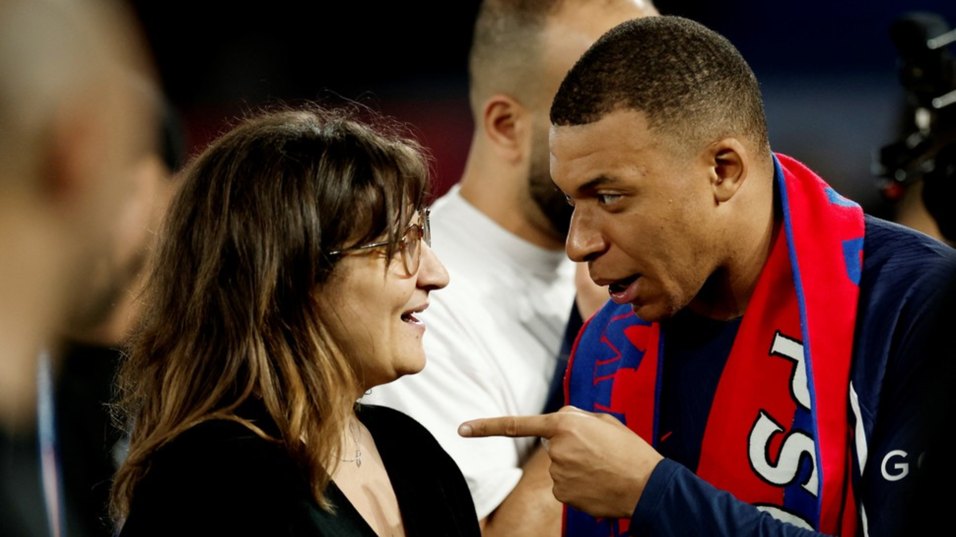 Mãe de Mbappé é investigada por suspeita de corrupção na França; entenda