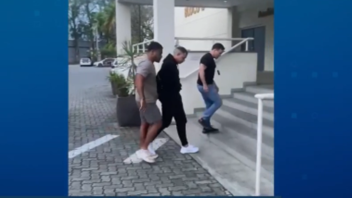 "Malandrex", integrante do Comando Vermelho, é preso no Aeroporto do Galeão