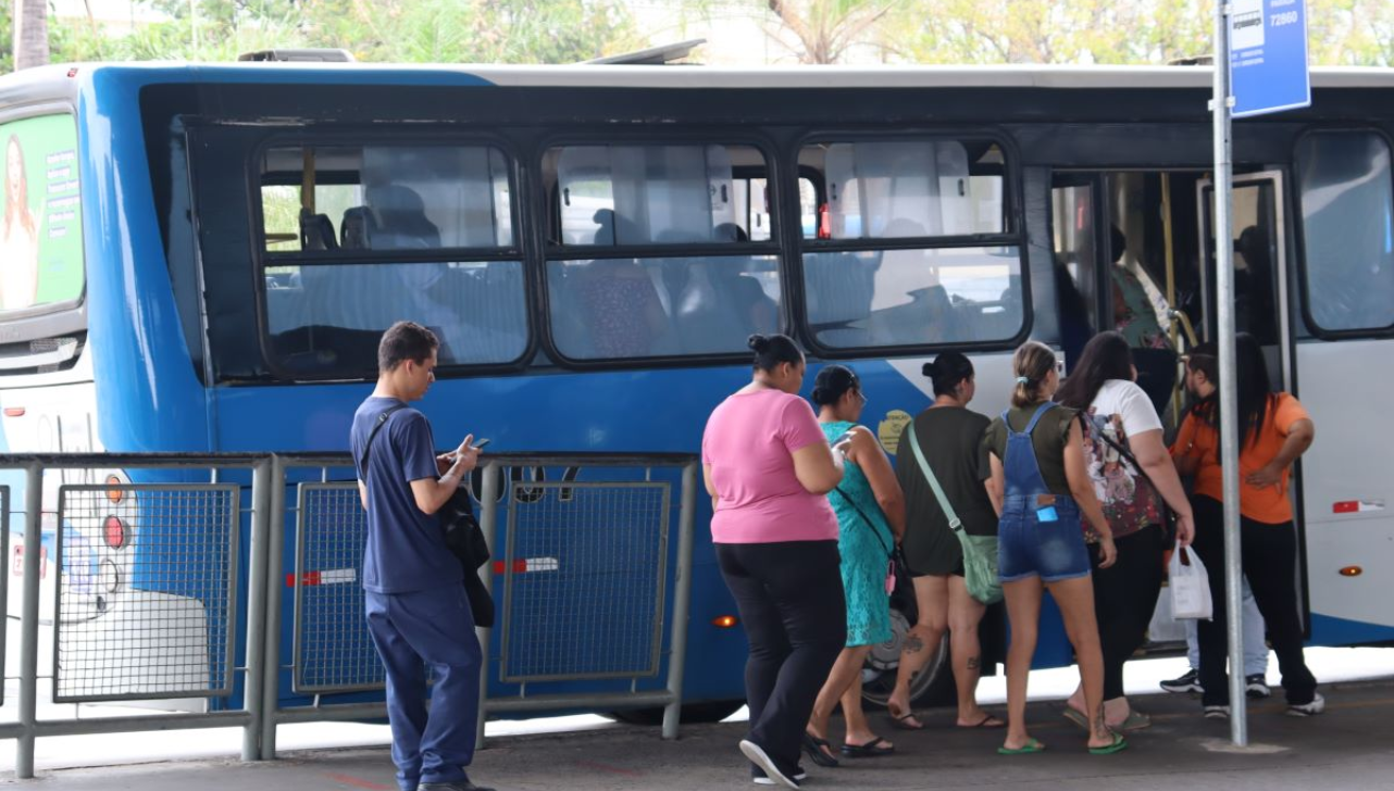 Cidades da região terão transporte público gratuito no 1º turno; confira
