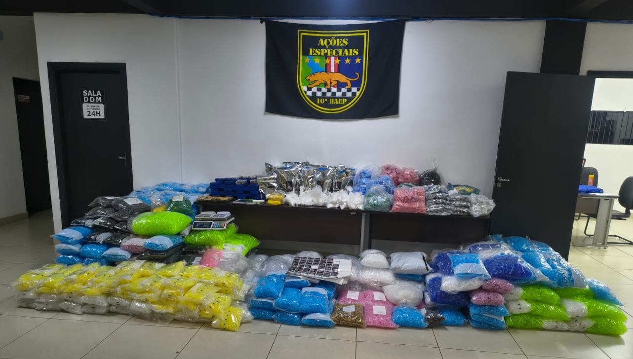 PM encontra 57 kg de drogas armazenados em 'casa bomba'; suspeito foi preso