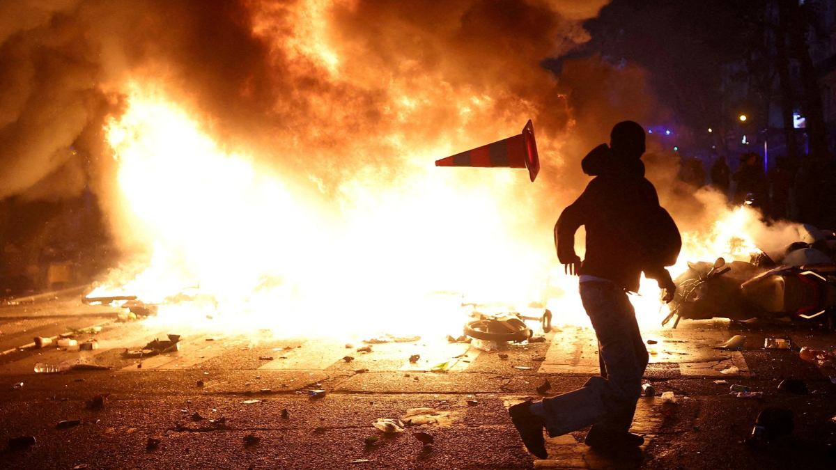 Protestos na França afetam turismo e fechamento de museus