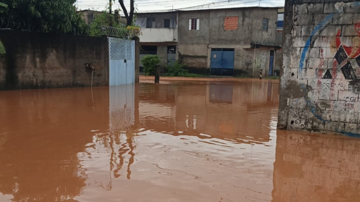 Chuva altera local de votação em escola de Itapevi (SP); veja onde votar