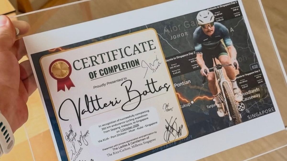 Bottas pedala 420 km e chega a Singapura para o GP de Fórmula 1