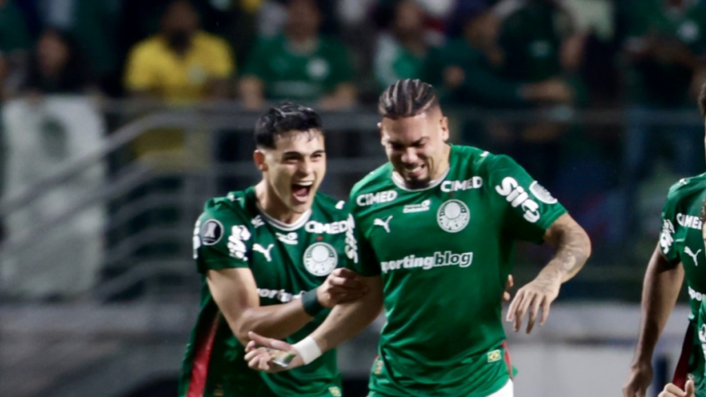 Paulinho mal conseguia andar para comemorar - Crédito: MARCELLO ZAMBRANA/AGIF