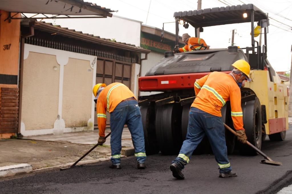 Taubaté lança Rua Certa, programa de recapeamento vai recuperar 100 mil