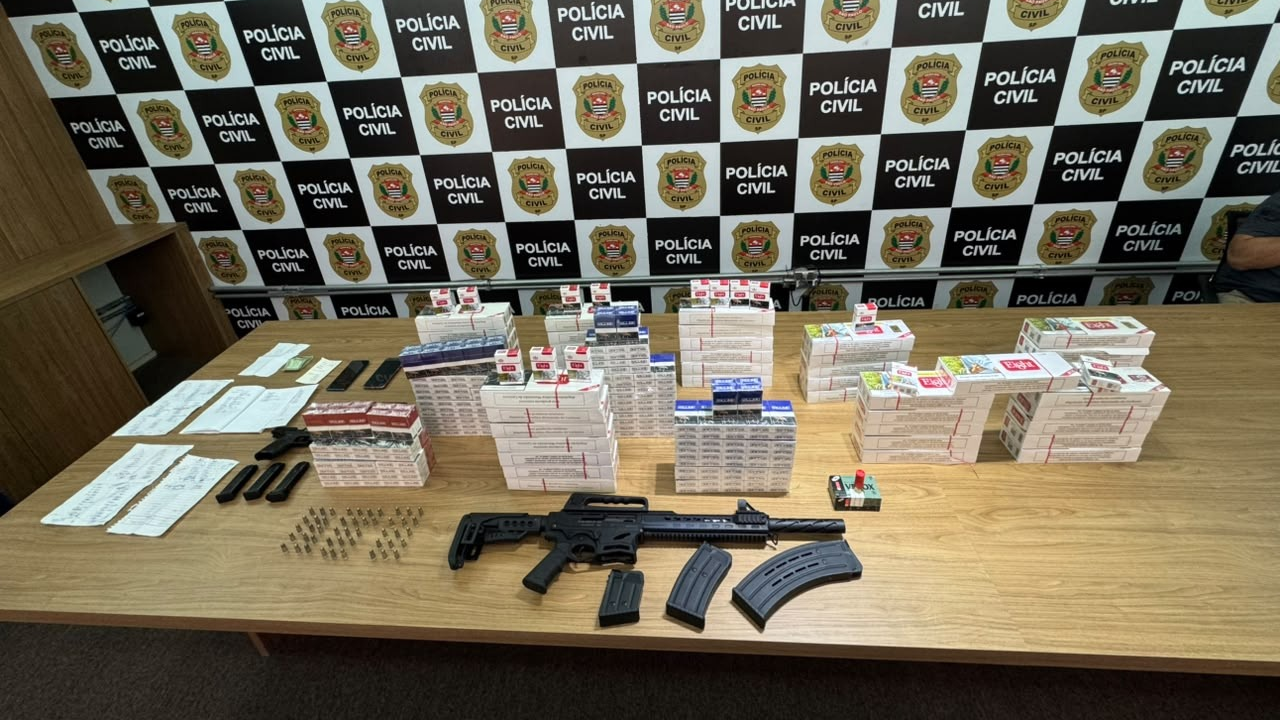 Polícia prende homem com armas e apreende cigarros em Itapetininga