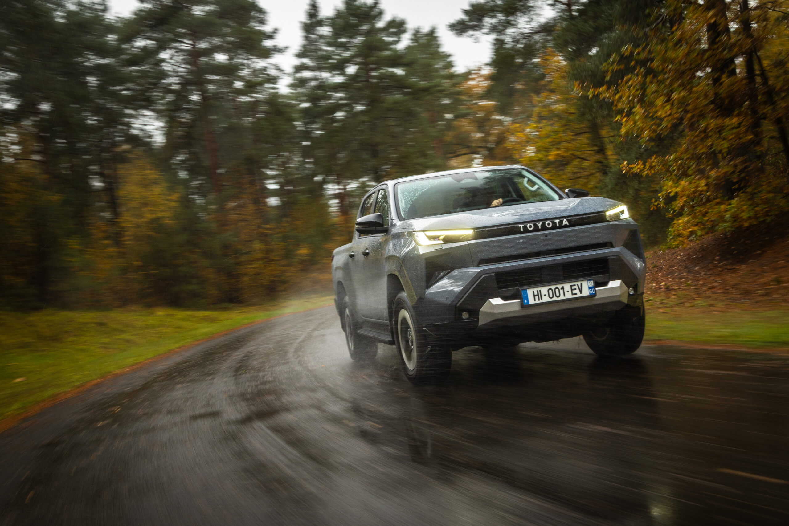 Toyota investe R$ 7,3 bi na Argentina e pode trazer Hilux híbrida ao Brasil