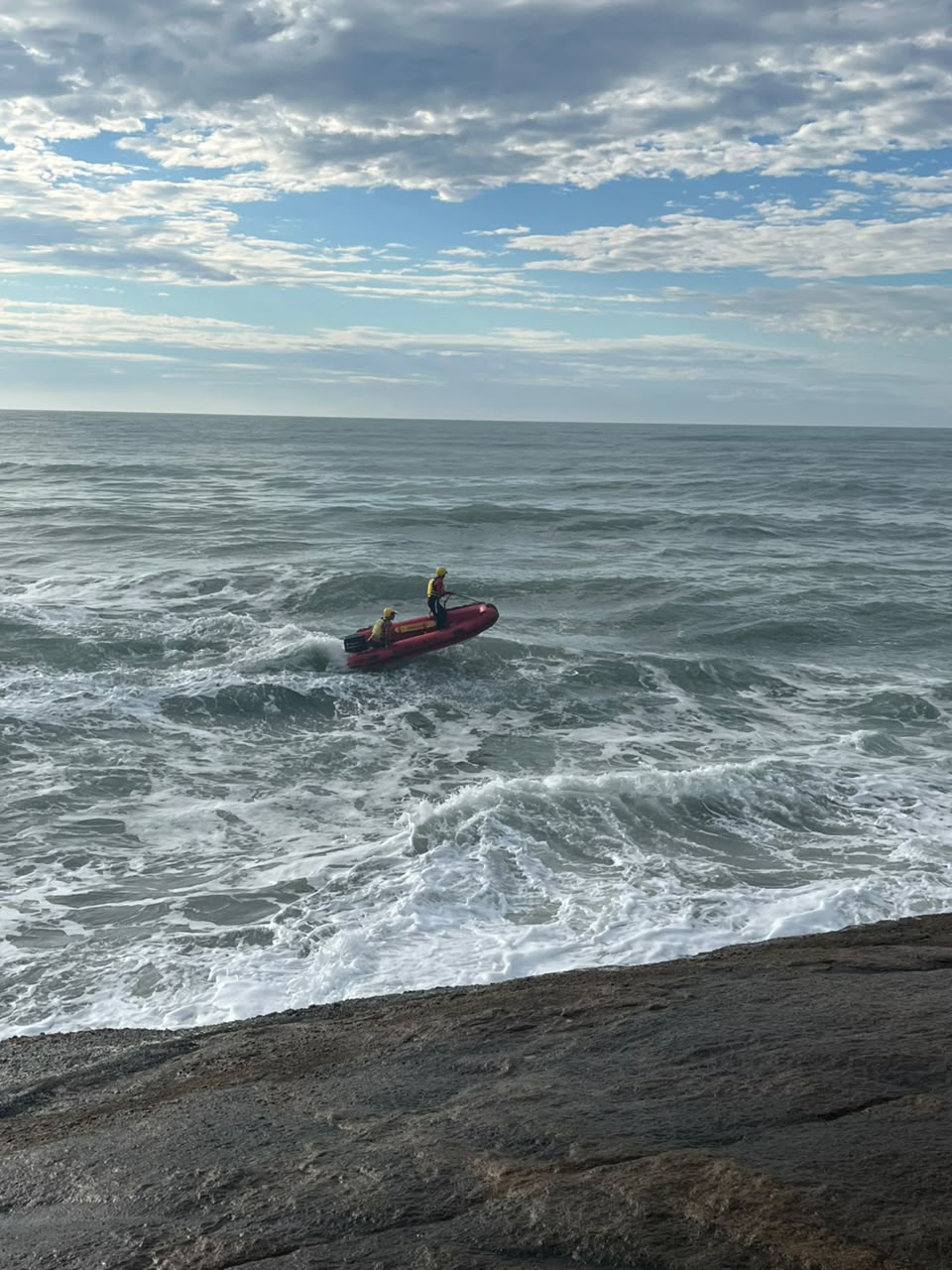 Banhista desaparece após afogamento na Praia do Tenório, em Ubatuba