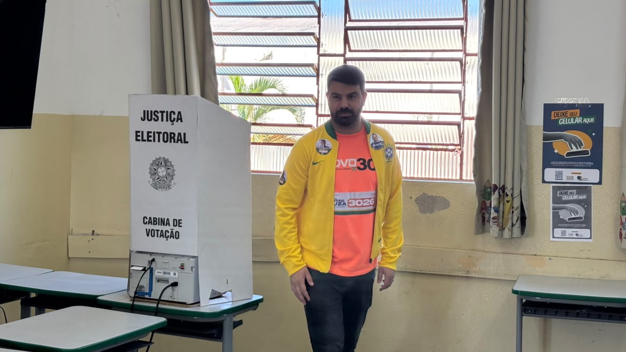 Prefeito de Taubaté, Sérgio Victor, vota neste domingo