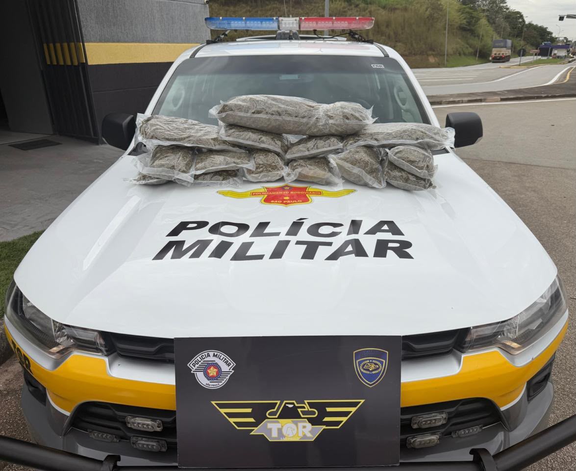 Passageira de ônibus é presa com mais de 8 kg de skunk em Itu