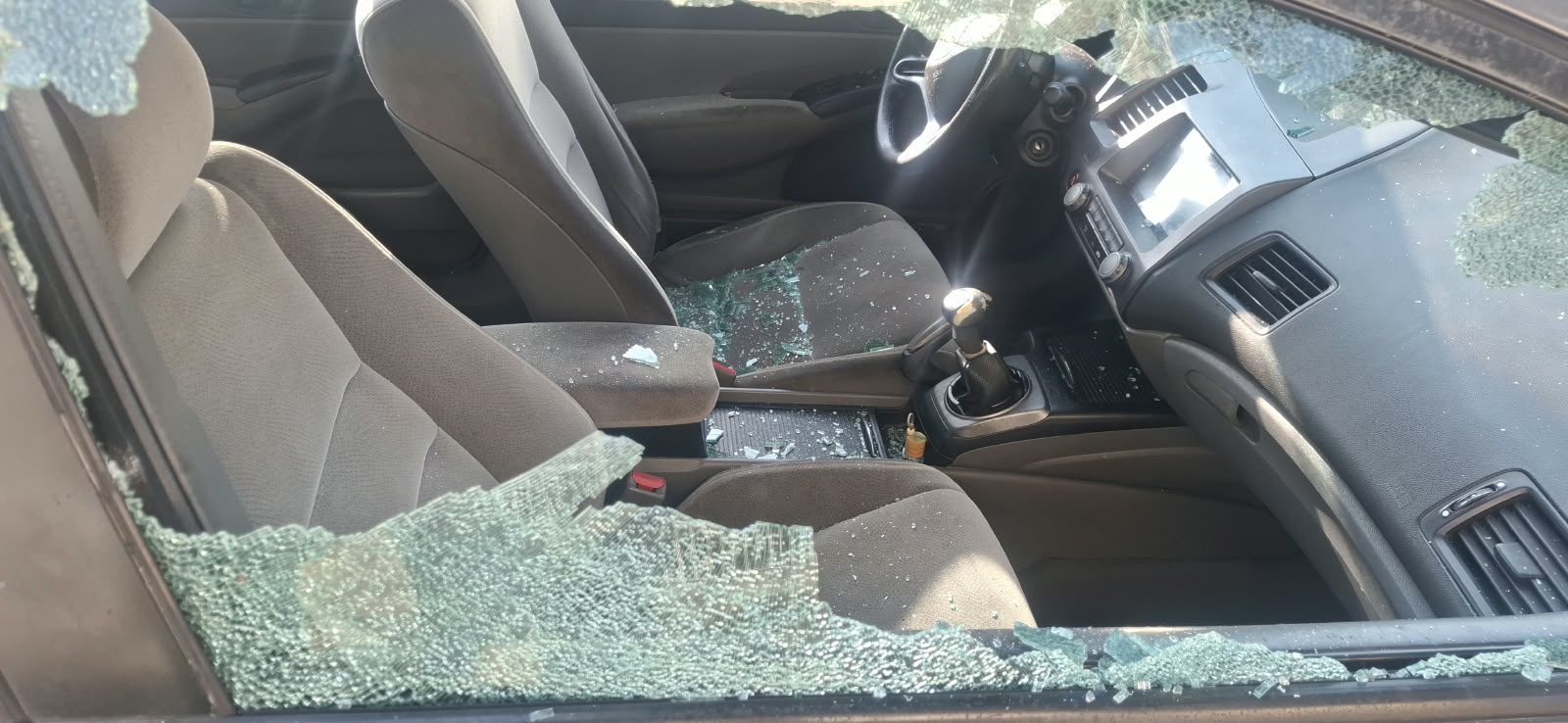 Homem é preso após ameaçar companheira e danificar carro em São José