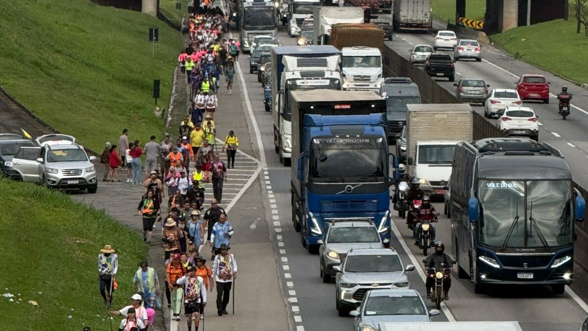 Rodovias da região tem trânsito intenso neste sábado (10)