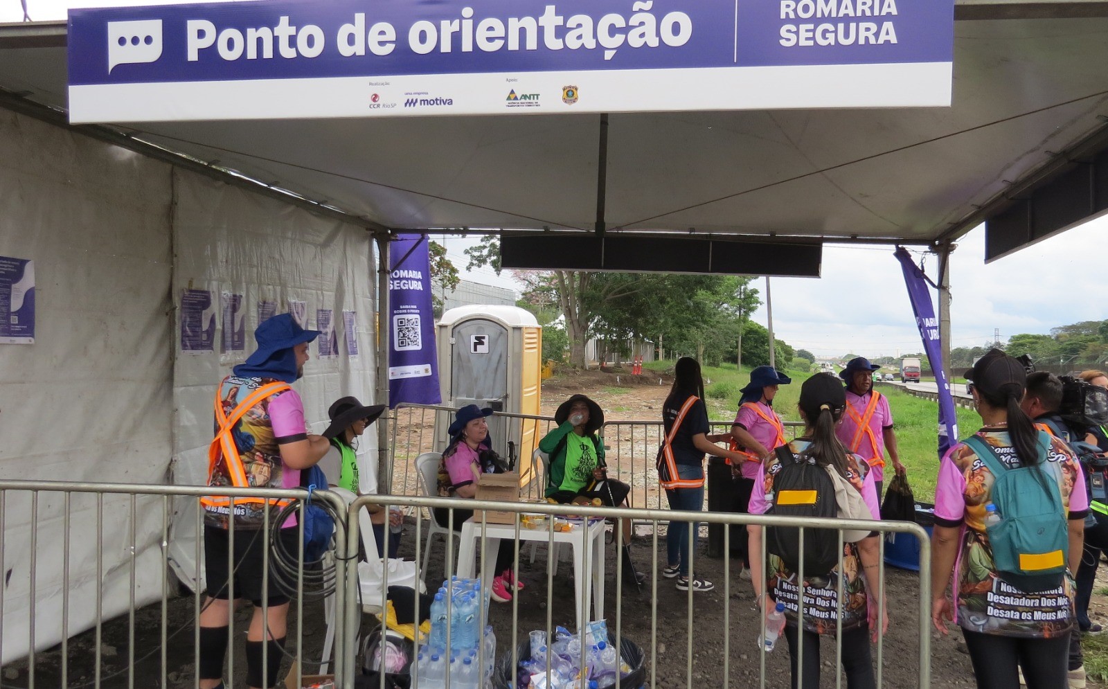 Pontos de apoio atendem cerca de 30 mil romeiros na Via Dutra