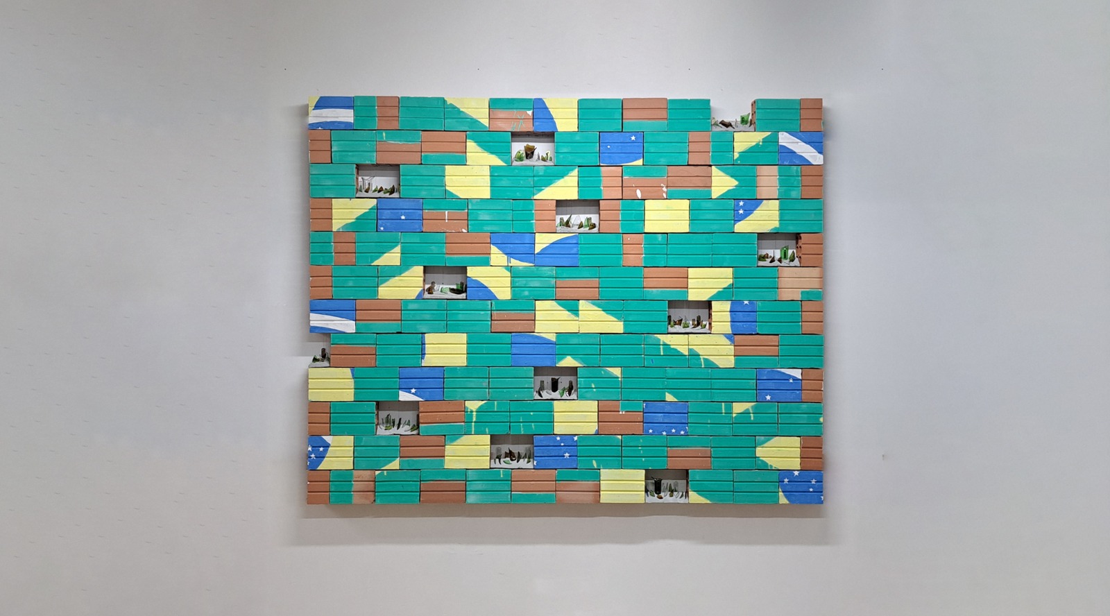 Mostra 'Lembrar é Prático' discute memória em Curitiba