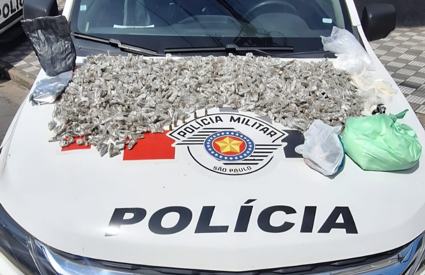 Polícia apreende 6,7kg de drogas escondidas em tambor em Jacareí