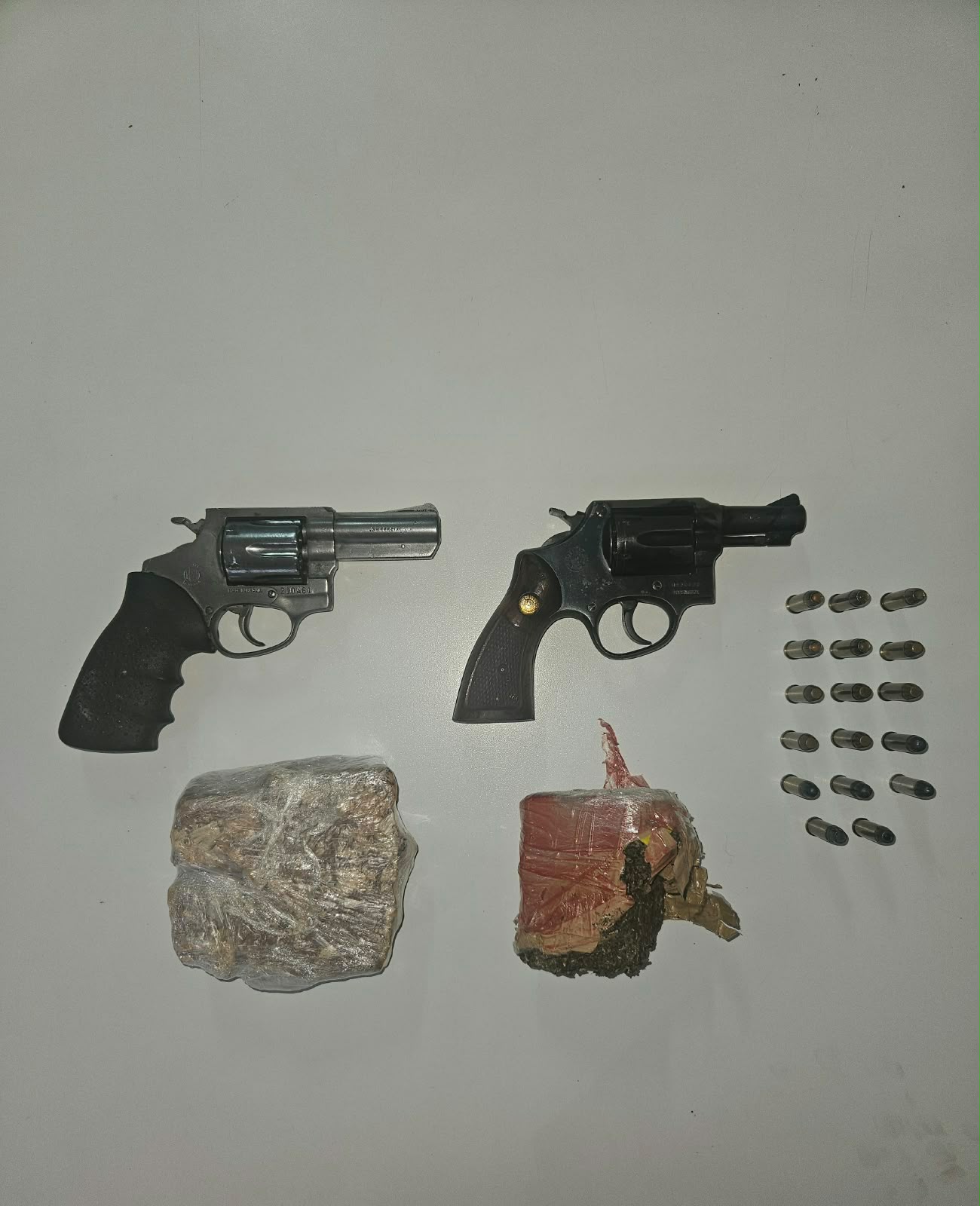 Armas, munições e drogas são encontradas escondidas em Nova Itapirema
