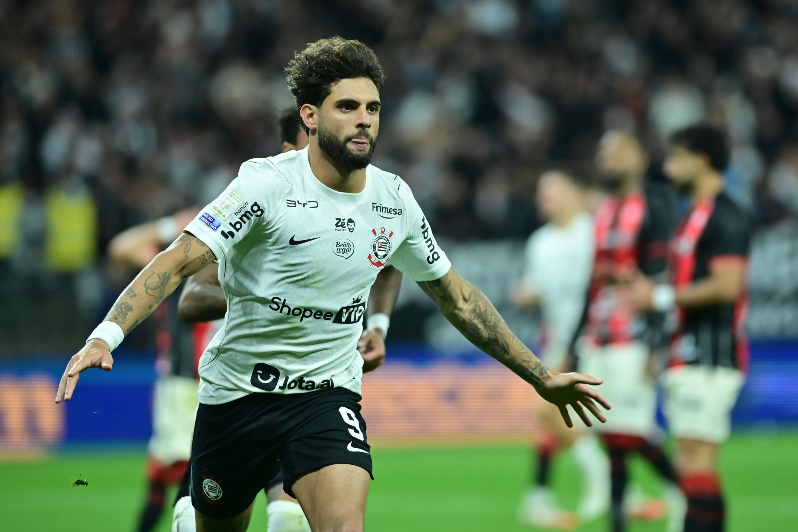 Yuri Alberto diz que jogou com "estômago preso" e vê mudança no Corinthians