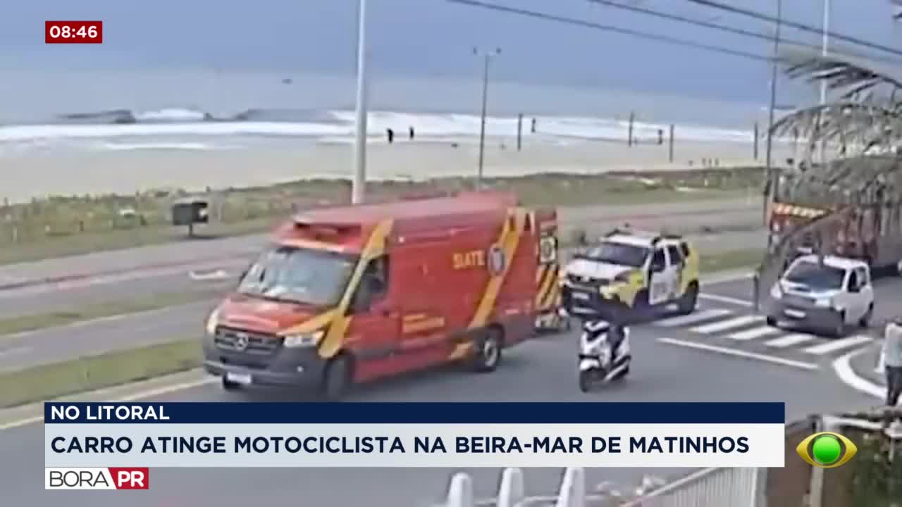 Câmera flagra carro atingindo motociclista; motorista foge em Matinhos