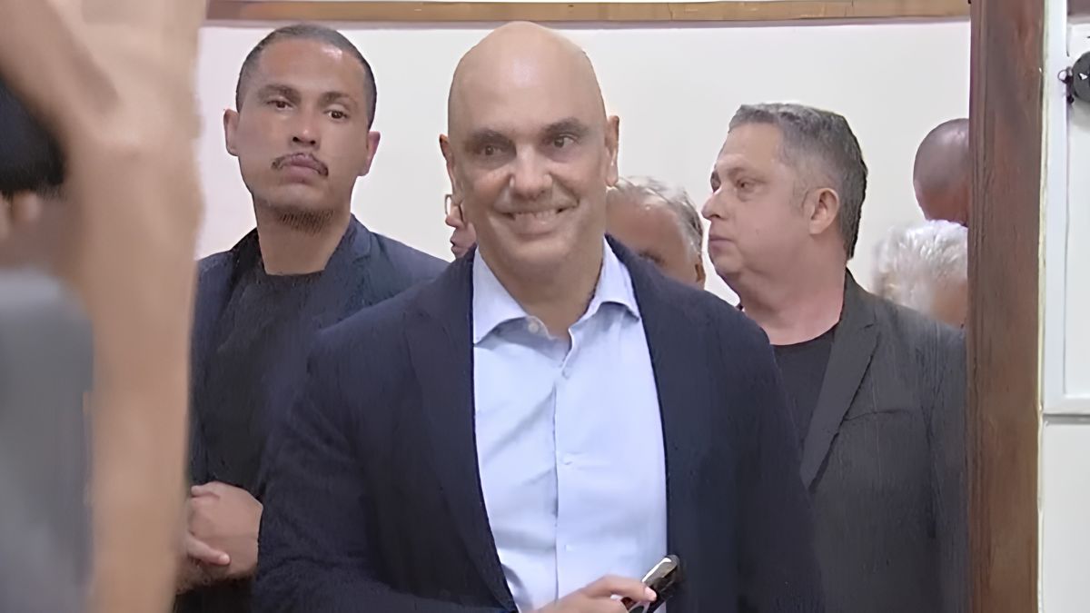 Ministro Alexandre de Moraes vota na Zona Oeste de São Paulo; assista