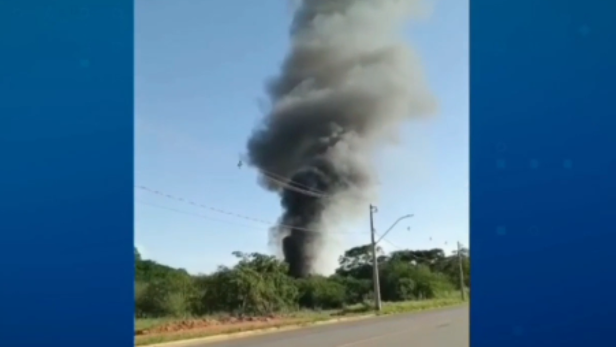 Avião da Polícia Militar cai em Ipatinga (MG) e deixa 3 mortos