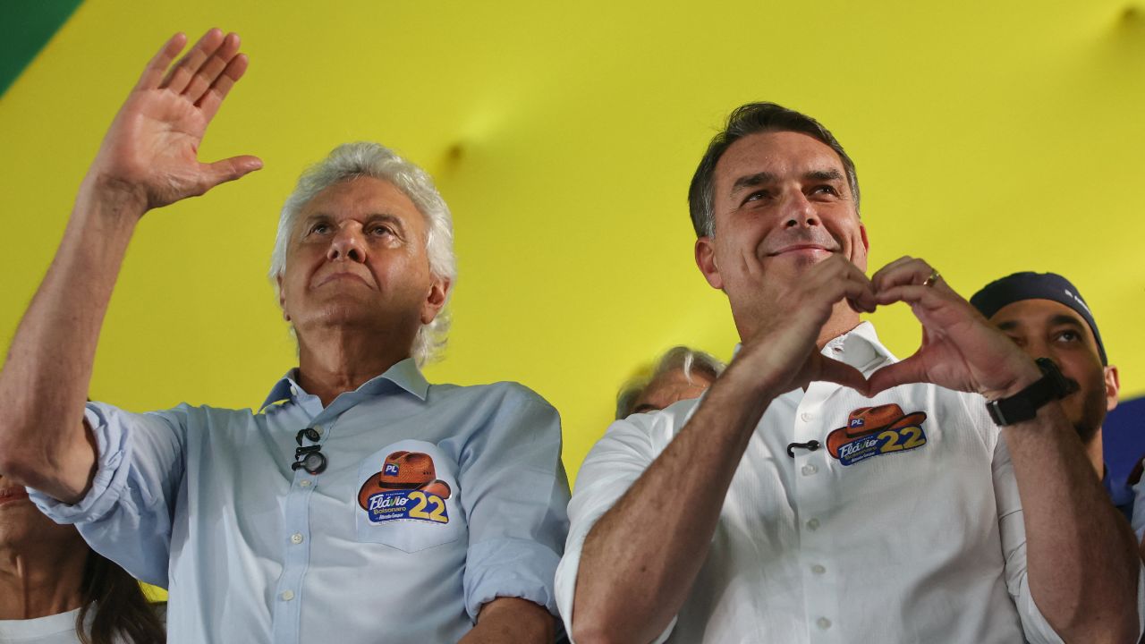 Flávio recebe apoio de Caiado e articula novas alianças no 2° turno