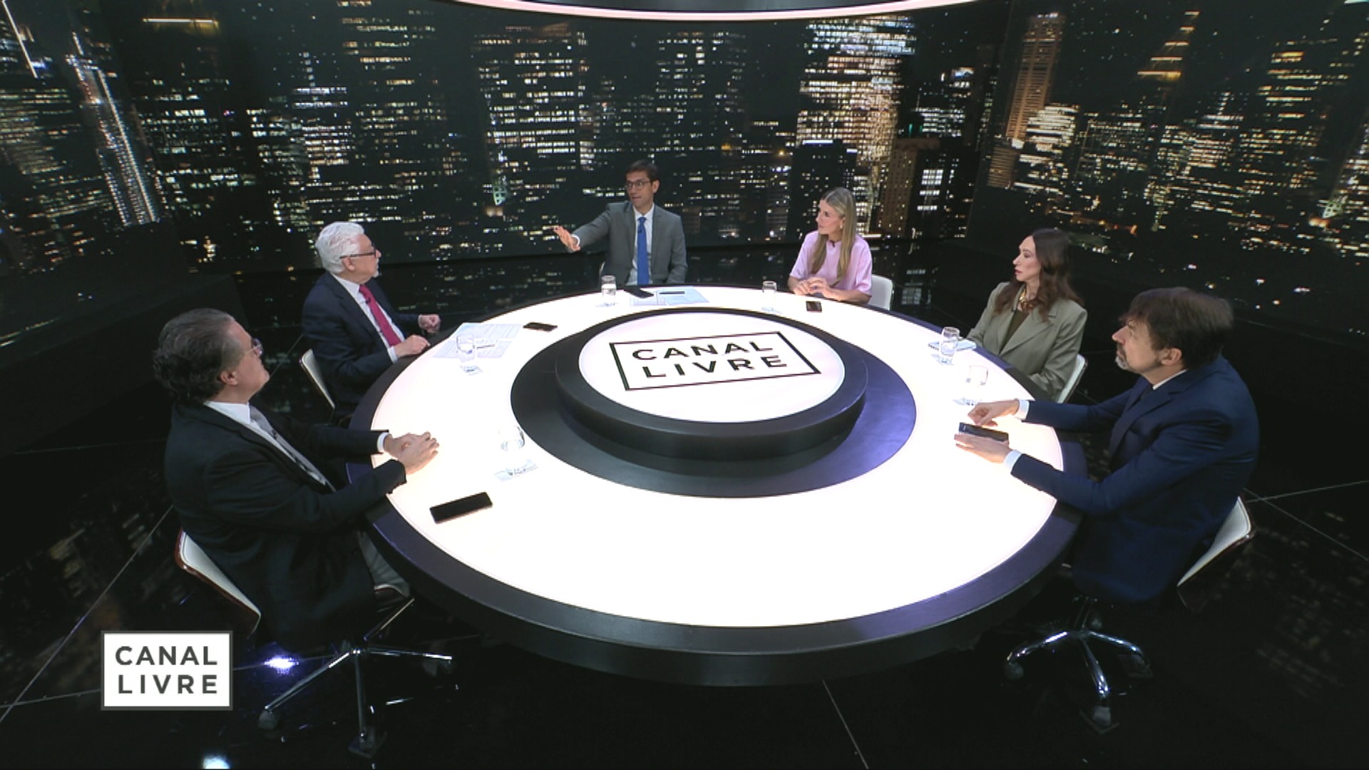 Canal Livre analisa disputa entre Flávio Bolsonaro e Lula no 2º turno