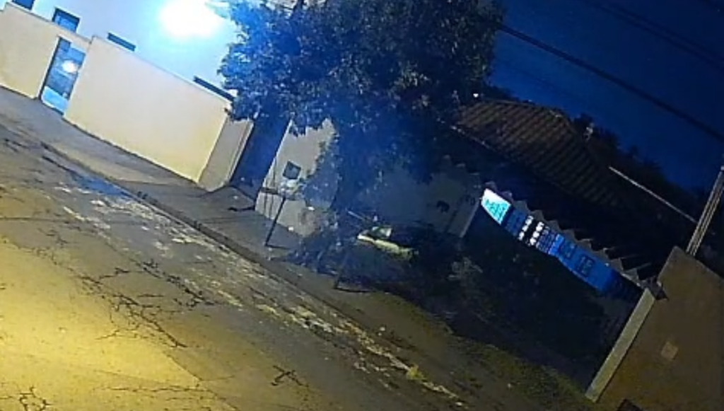 A imagem atual não possui texto alternativo. O nome do arquivo é: carro-bate-em-limeira.png