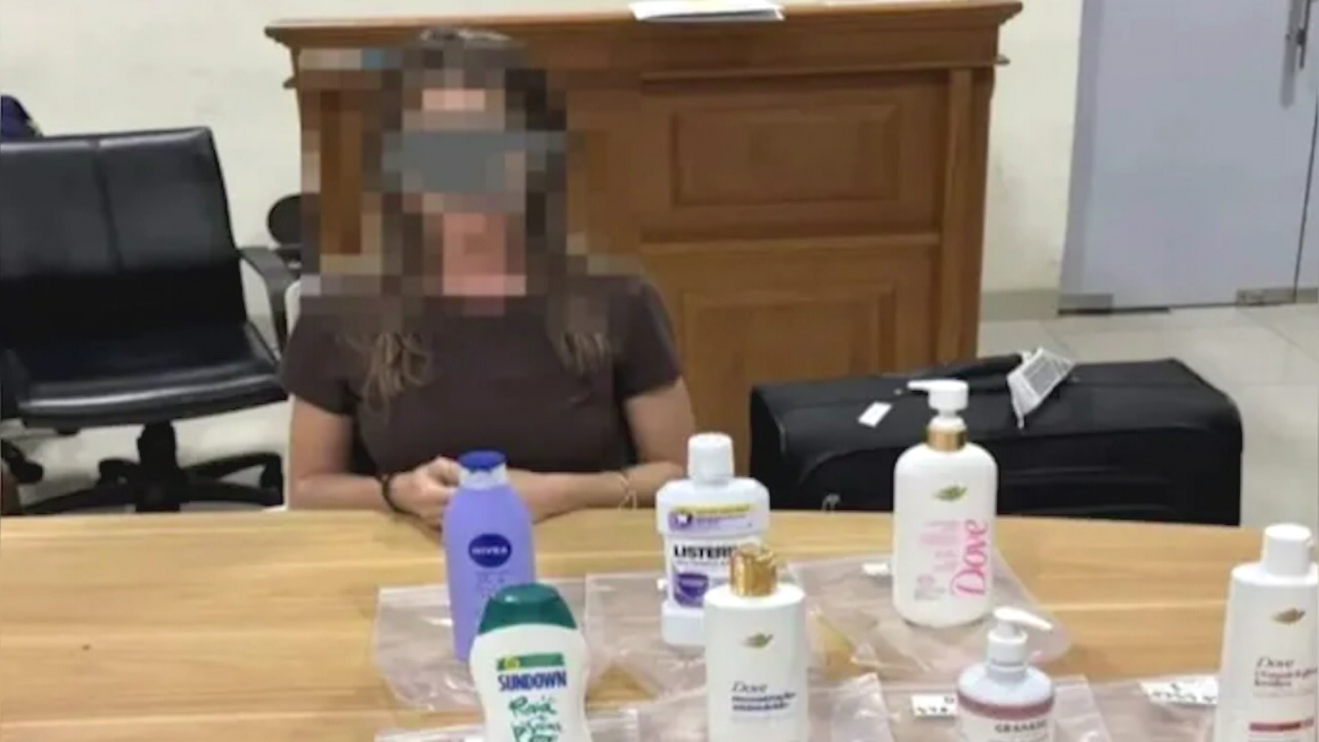 Brasileira é presa na Indonésia por suspeita de tráfico de cocaína líquida