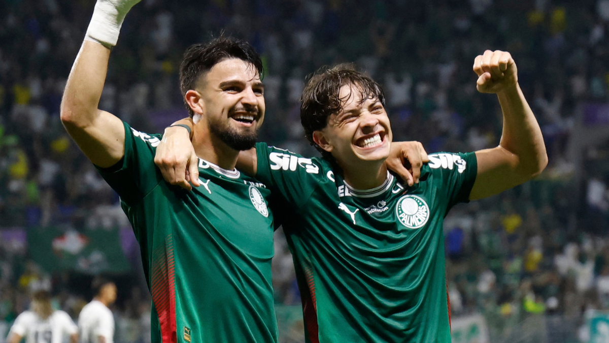 Palmeiras atropela o Corinthians e continua vivo na briga pela liderança